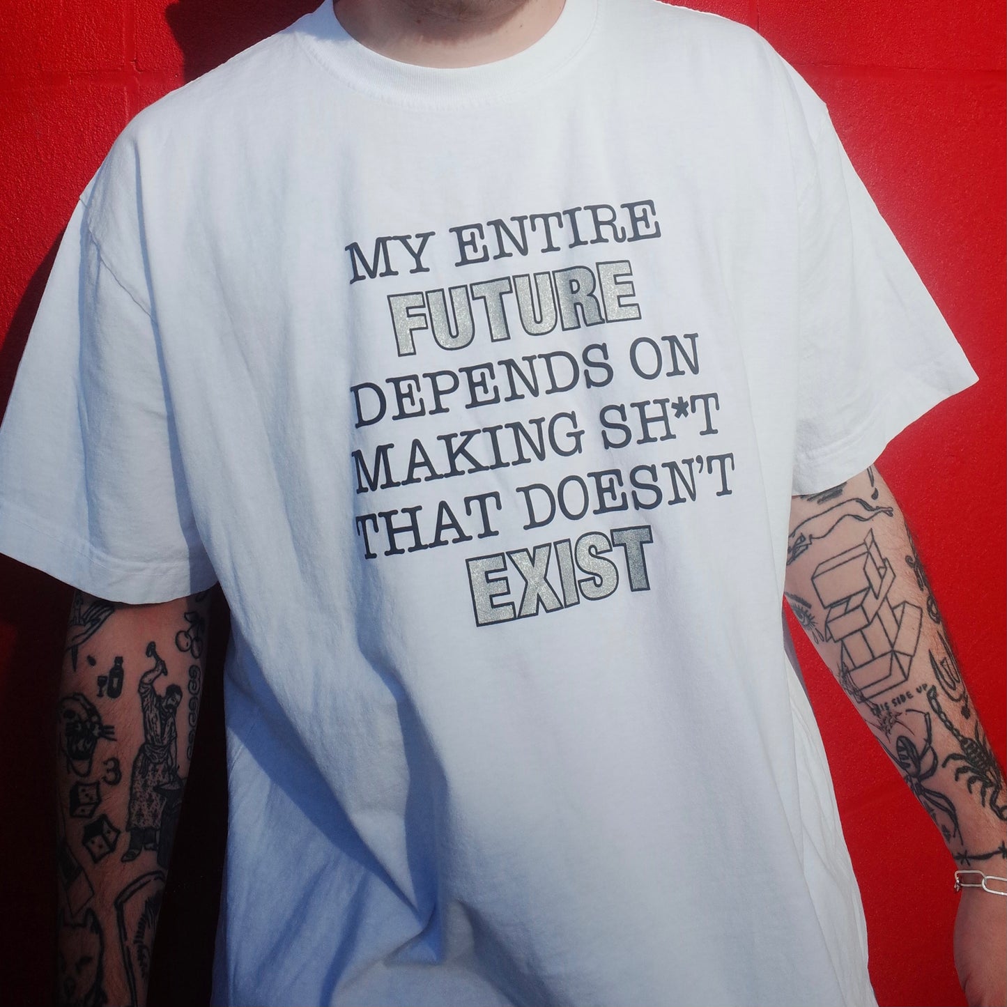 DOESN'T EXIST TEE (WHITE)
